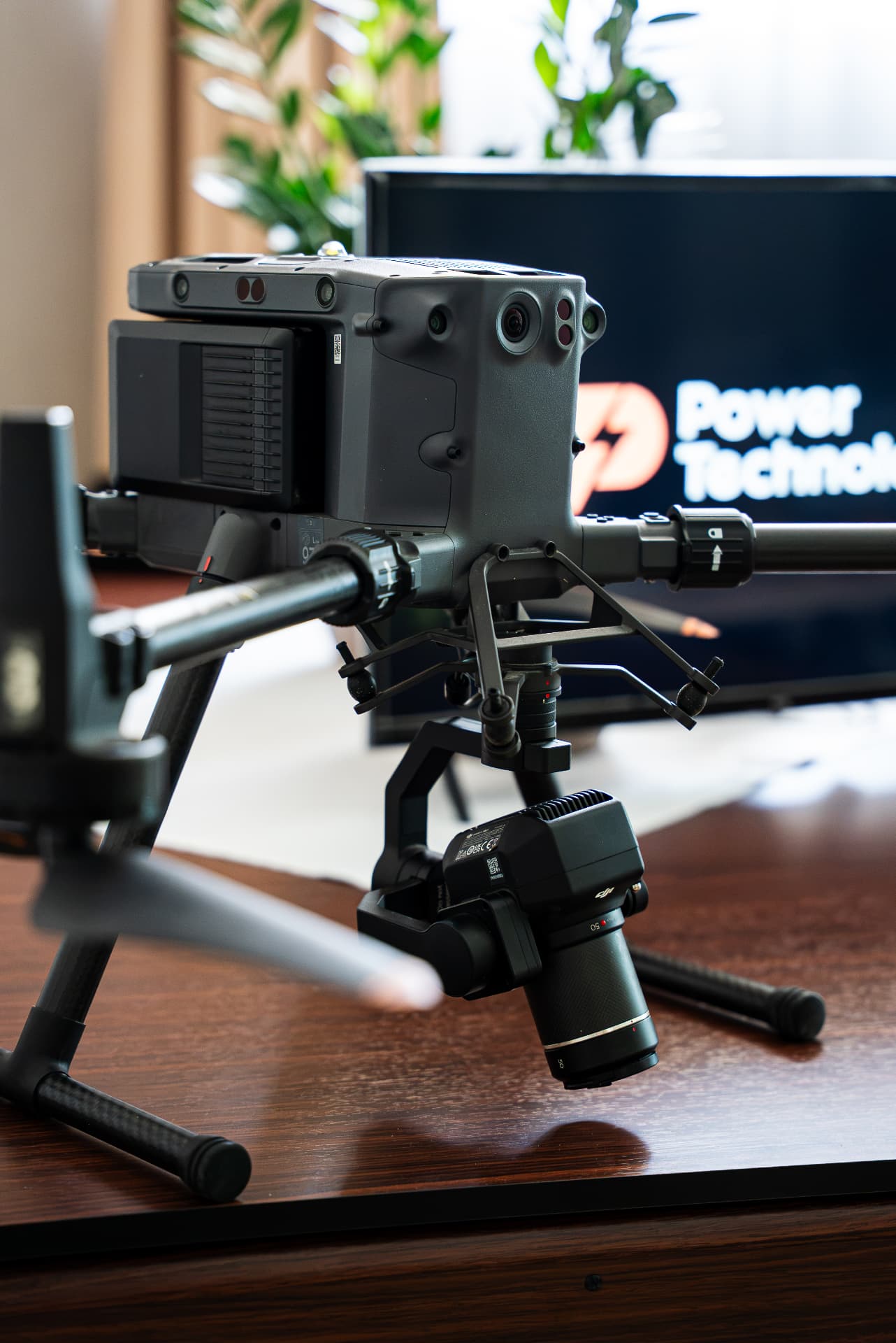 DJI Matrice z kamerą termowizyjną na stanowisku szkoleniowym