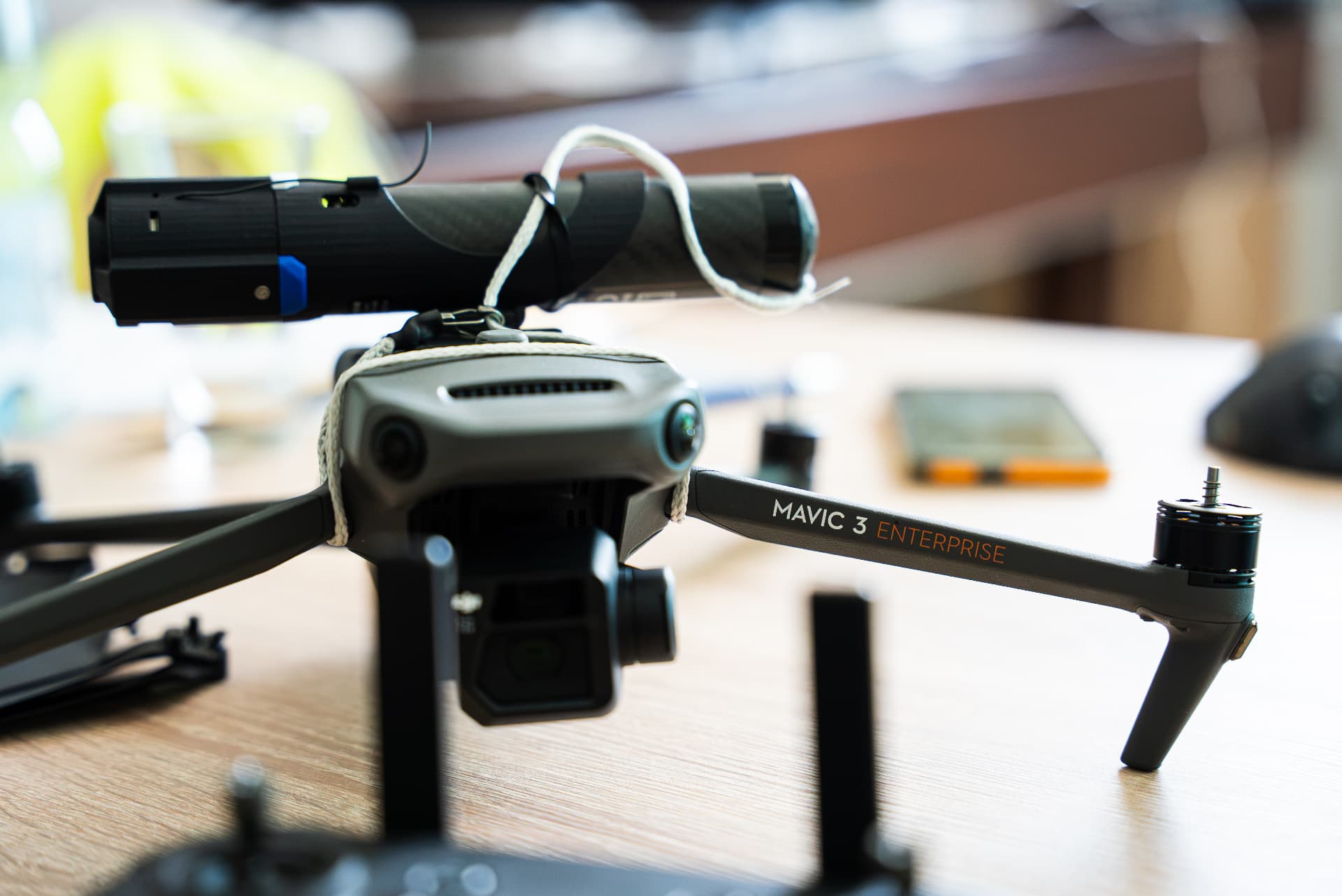 Dron DJI Mavic 3 Enterprise przygotowany do zajęć praktycznych